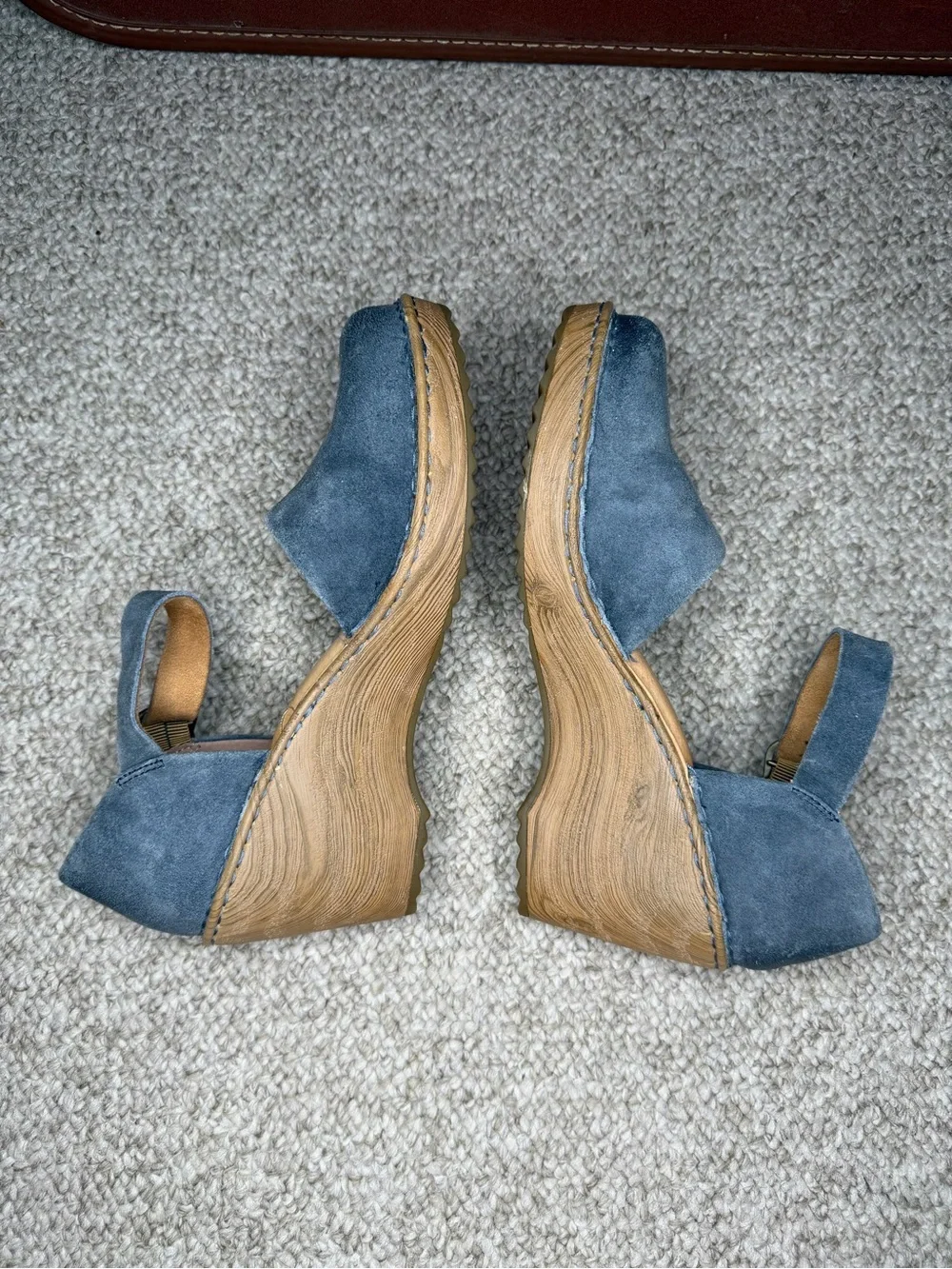 NWOT Born Nellie leather wedges